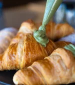 caffetteria cornetto ripieno crema al pistacchio